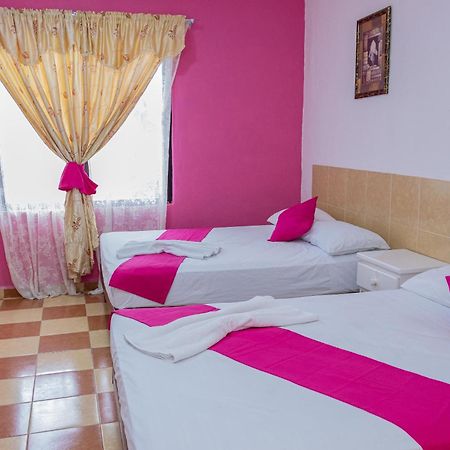 Oyo Hotel Marias,Aeropuerto Internacional De تْشيتومال المظهر الخارجي الصورة