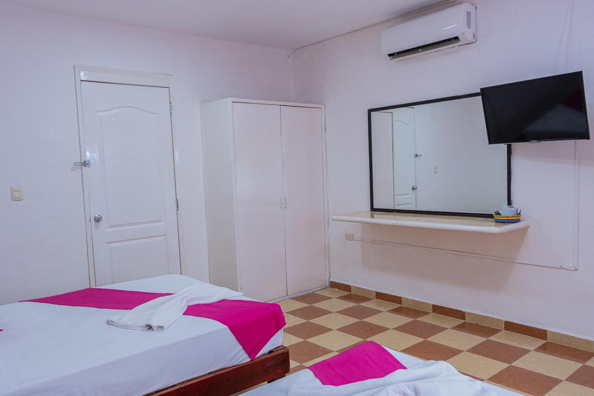 Oyo Hotel Marias,Aeropuerto Internacional De تْشيتومال المظهر الخارجي الصورة