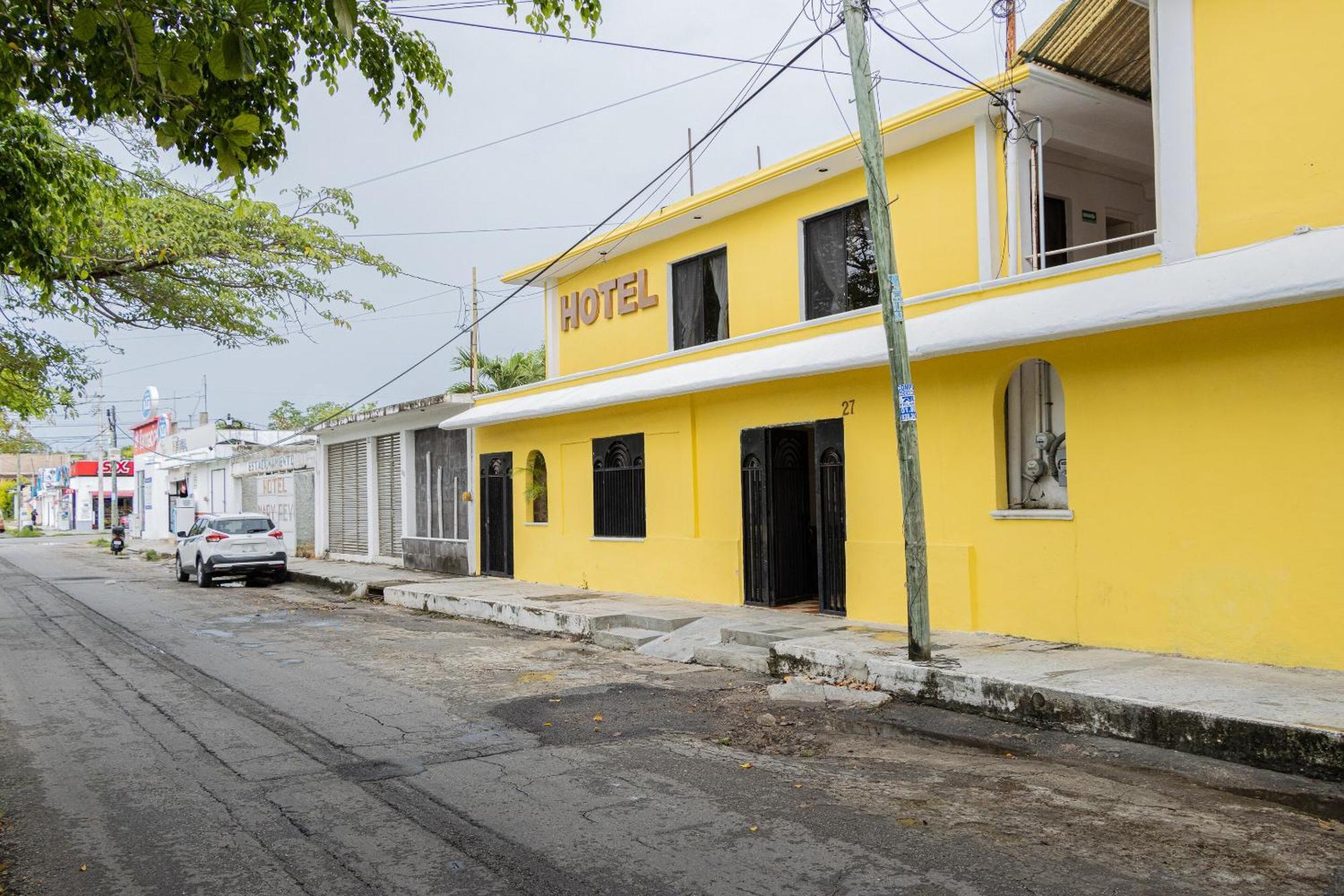 Oyo Hotel Marias,Aeropuerto Internacional De تْشيتومال المظهر الخارجي الصورة