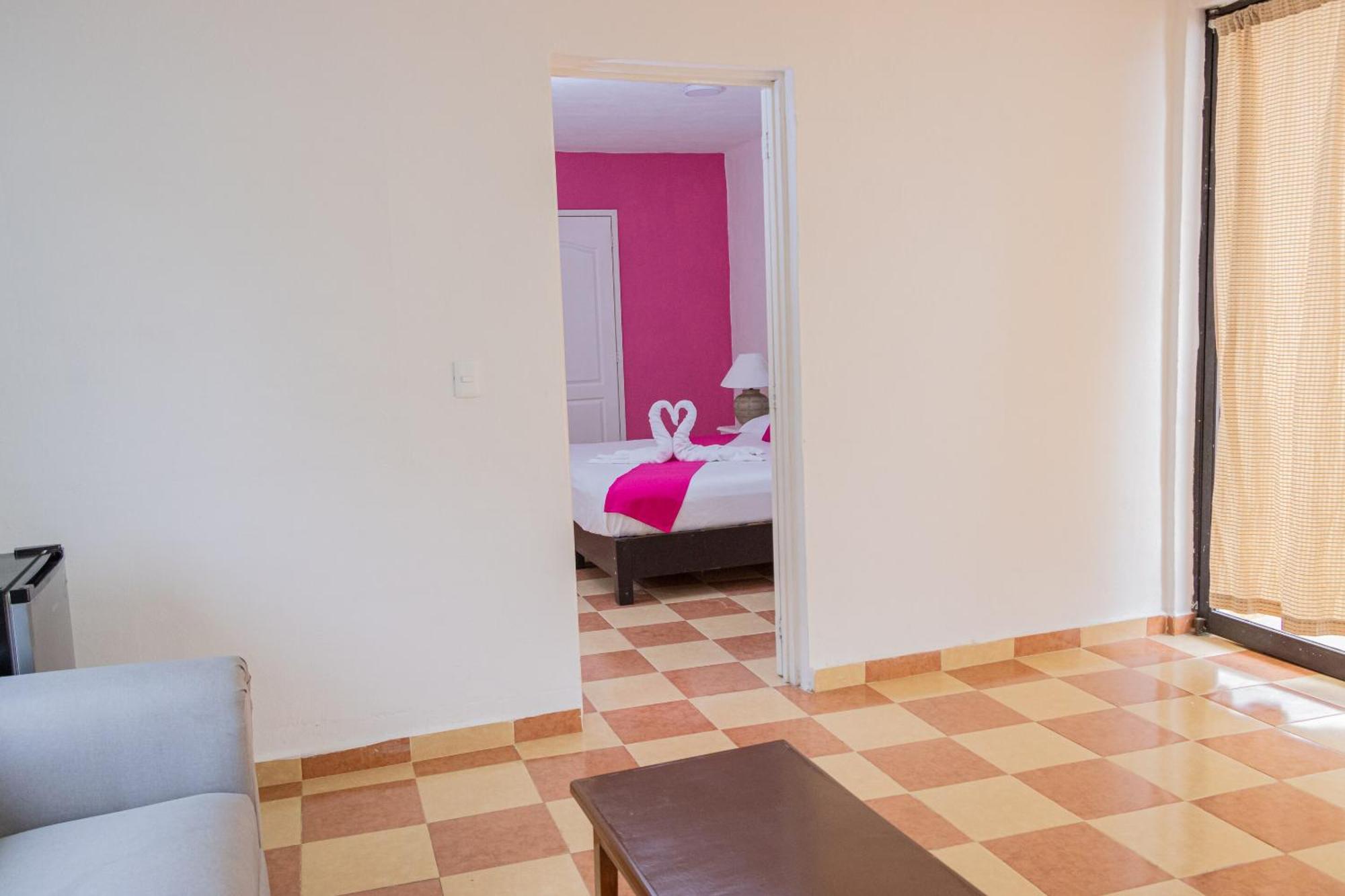 Oyo Hotel Marias,Aeropuerto Internacional De تْشيتومال المظهر الخارجي الصورة