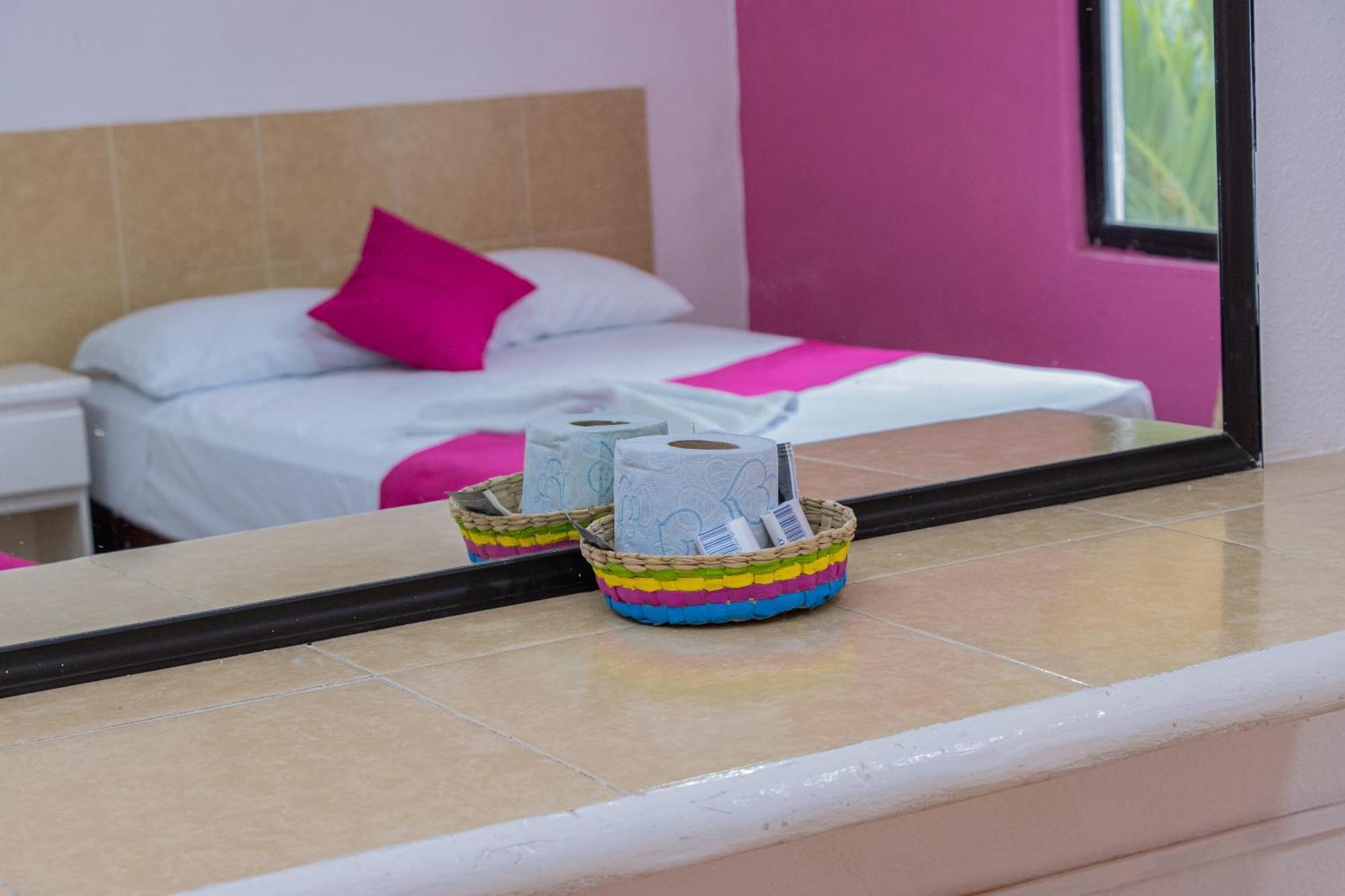 Oyo Hotel Marias,Aeropuerto Internacional De تْشيتومال المظهر الخارجي الصورة