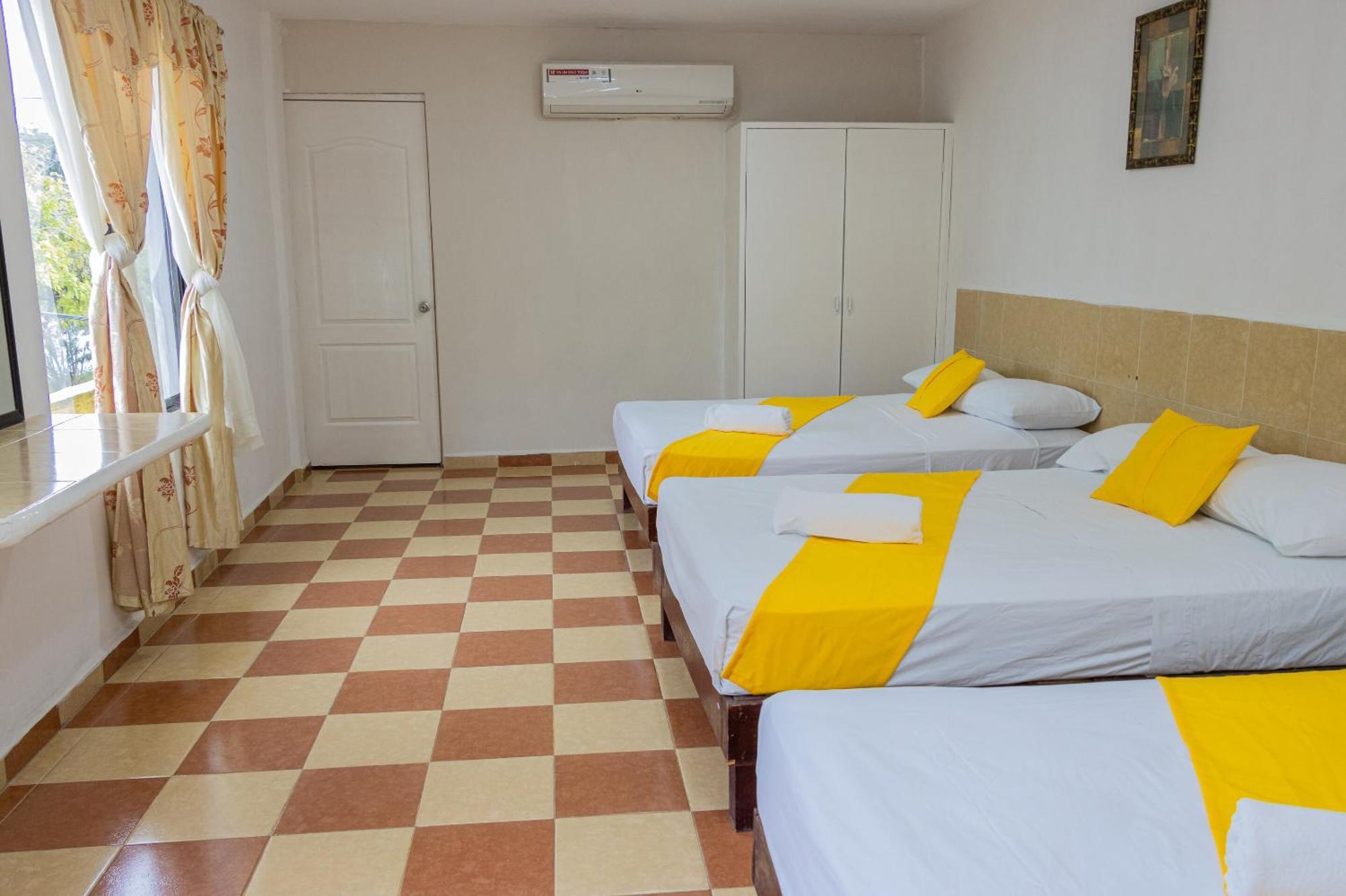 Oyo Hotel Marias,Aeropuerto Internacional De تْشيتومال المظهر الخارجي الصورة