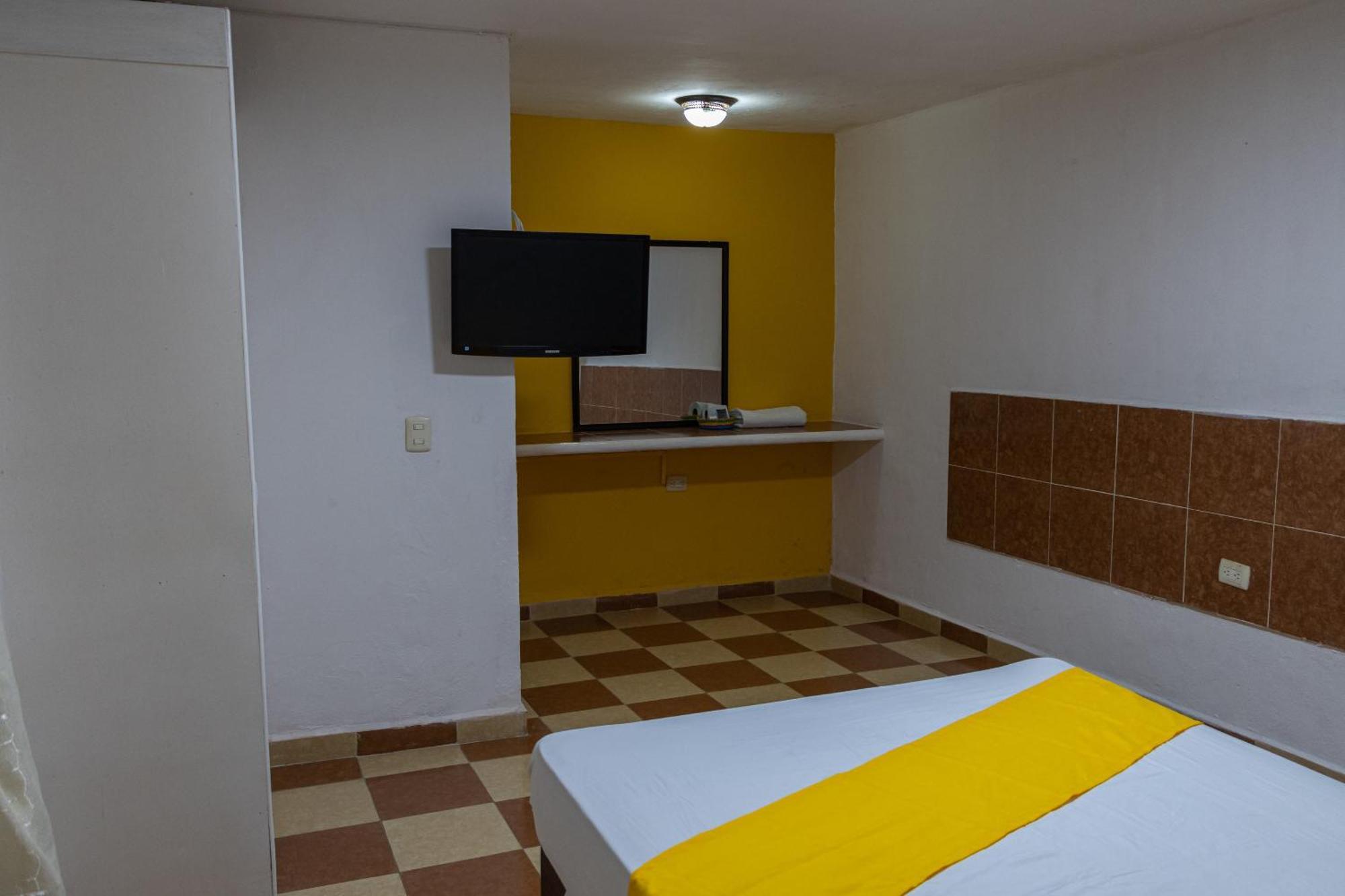 Oyo Hotel Marias,Aeropuerto Internacional De تْشيتومال المظهر الخارجي الصورة