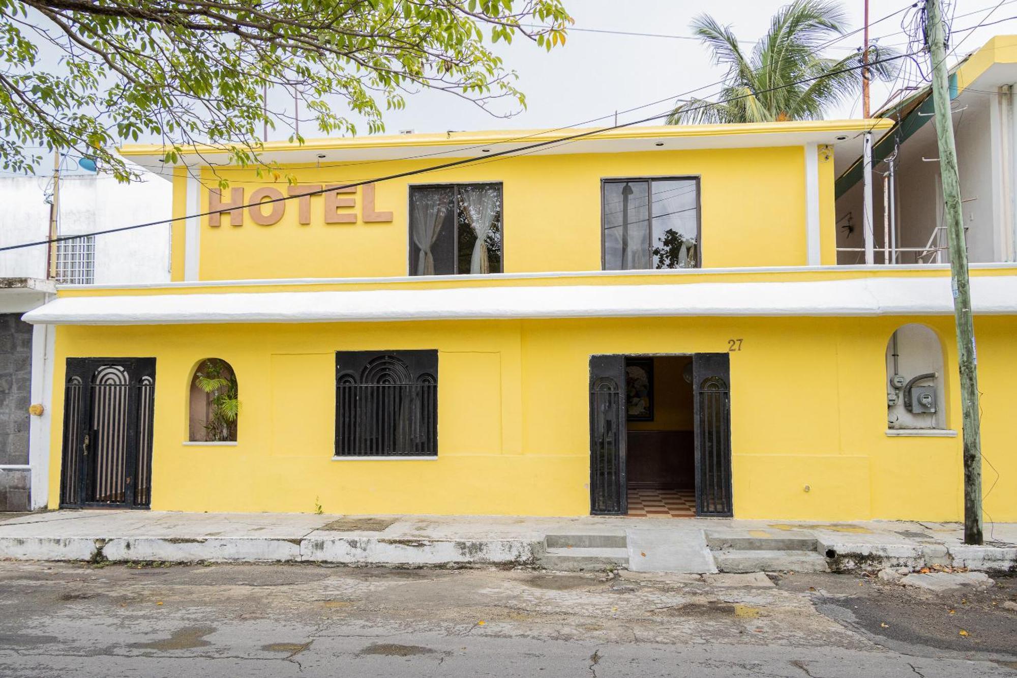 Oyo Hotel Marias,Aeropuerto Internacional De تْشيتومال المظهر الخارجي الصورة