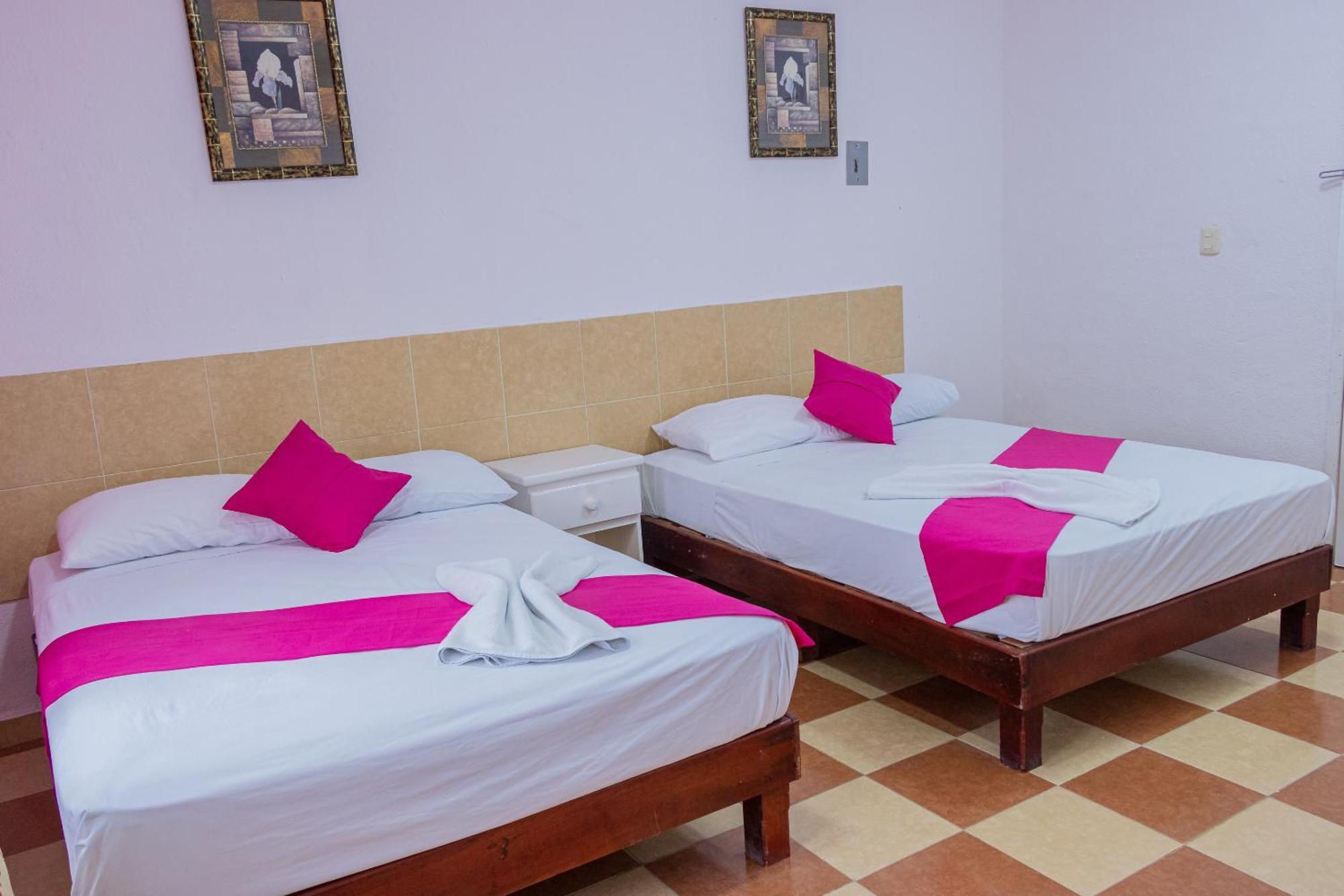 Oyo Hotel Marias,Aeropuerto Internacional De تْشيتومال المظهر الخارجي الصورة